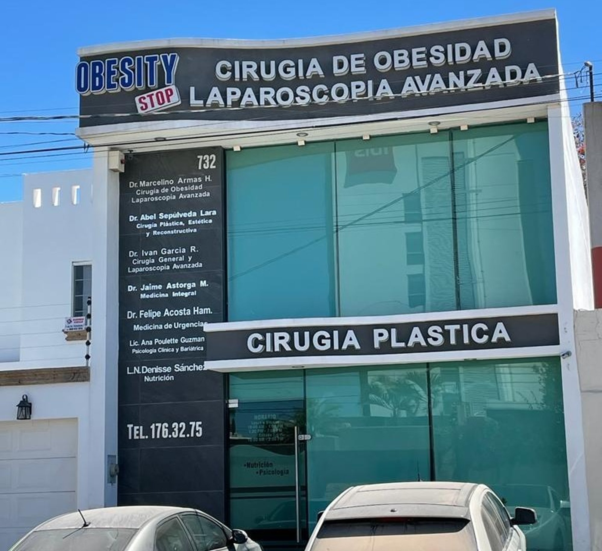 Fachada del consultorio en Javier Mina 732 Norte